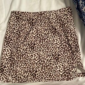 Cheetah skirt- never worn